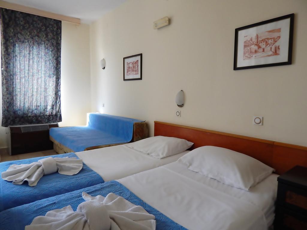 Garni Hotel Vila Aleksandar Herceg Novi Exterior foto